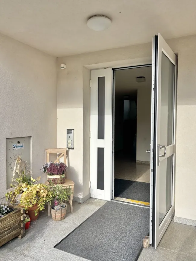 `` BEZUGSBEREIT `` Güssing !! Gepflegte Wohnung. mit ca. 65 m2 Nfl. im 3.OG. in Stadtrandlage. - Bild