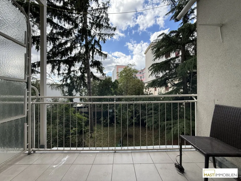2 Zimmer Wohnung mit Balkon und viel Gestaltungspotenzial in absoluter Ruhelage - Bild