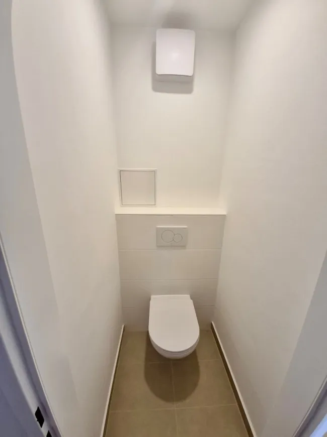Neu sanierte 2-Zimmer-Wohnung (53m²) mit idyllischem Gemeinschaftsgarten! - Bild