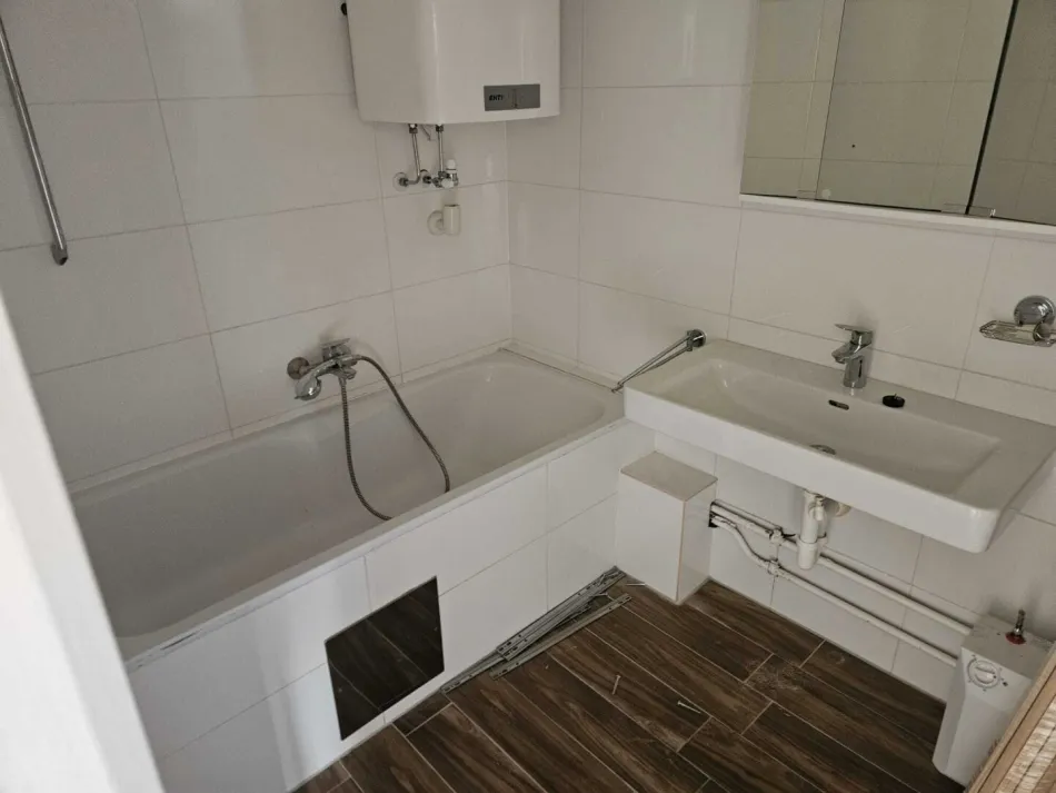 Neu saniert: Ruhige 3-Zimmer Wohnung - Bild