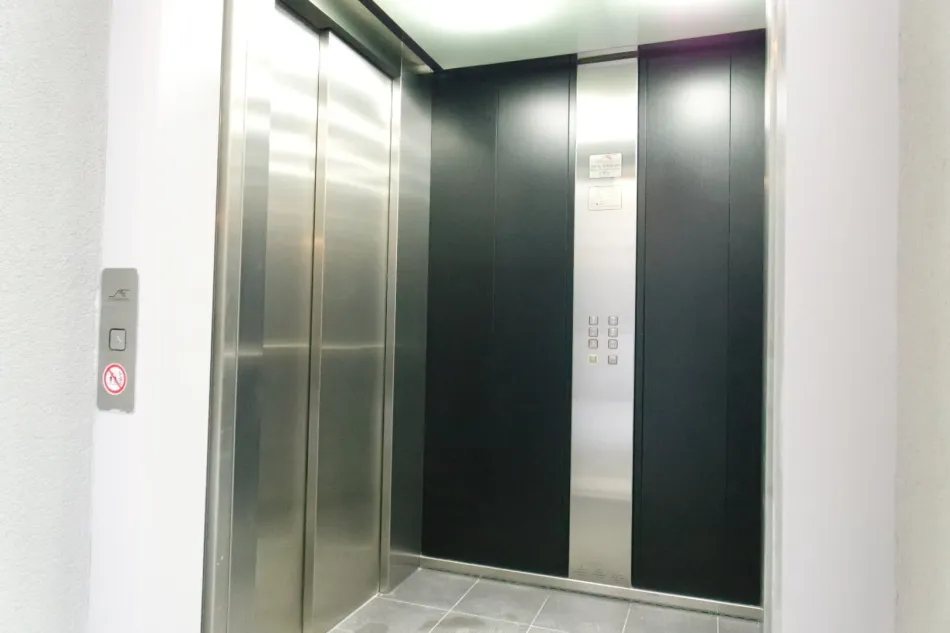 Dachterrassen Wohnung - mit Hybridheizung! Video + Klimaanlage - Bild