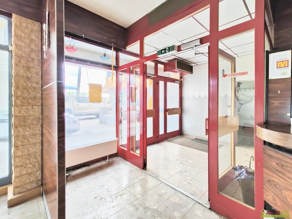 Geschäftslokal mit großer Glasfront im Zentrum von Zeltweg. - Vielseitige Möglichkeiten zur Nutzung. - Bild
