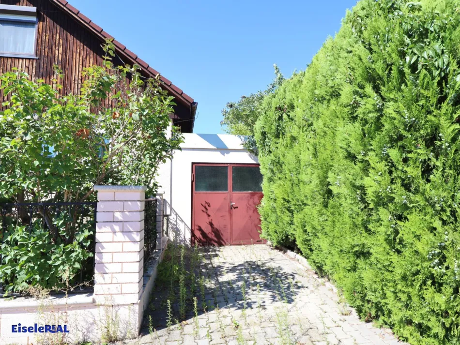 Haus in RUHELAGE - Einige Arbeiten sind nötig - Bild