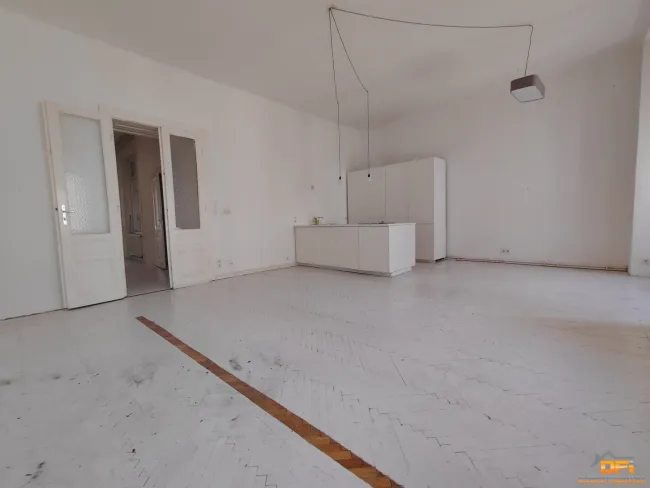 STADTWOHNUNG IN 1070 WIEN: Stilvolle 4-Zimmer Wohnung mit kleinem Balkon - Bild
