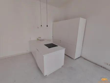 STADTWOHNUNG IN 1070 WIEN: Stilvolle 4-Zimmer Wohnung mit kleinem Balkon
