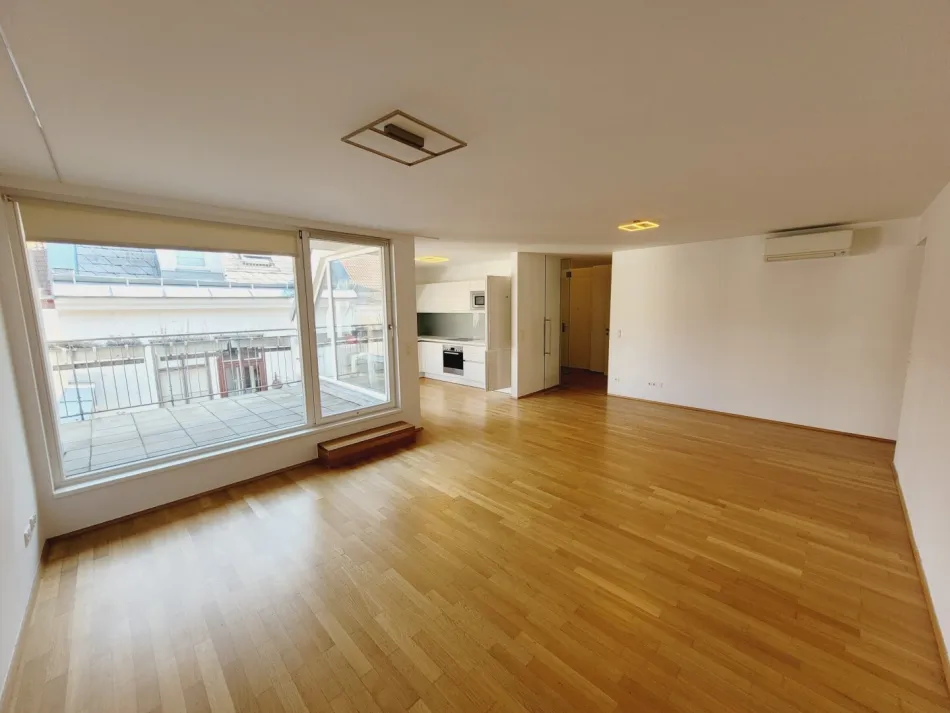 Gumpendorfer Straße: geräumige 4-Zimmer Dachgeschoßwohnung mit Terrassen - Titelbild