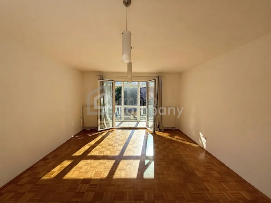 Optimal geschnittene Wohnung in Zentrumsnähe mit Tiefgaragenstellplatz - Titelbild