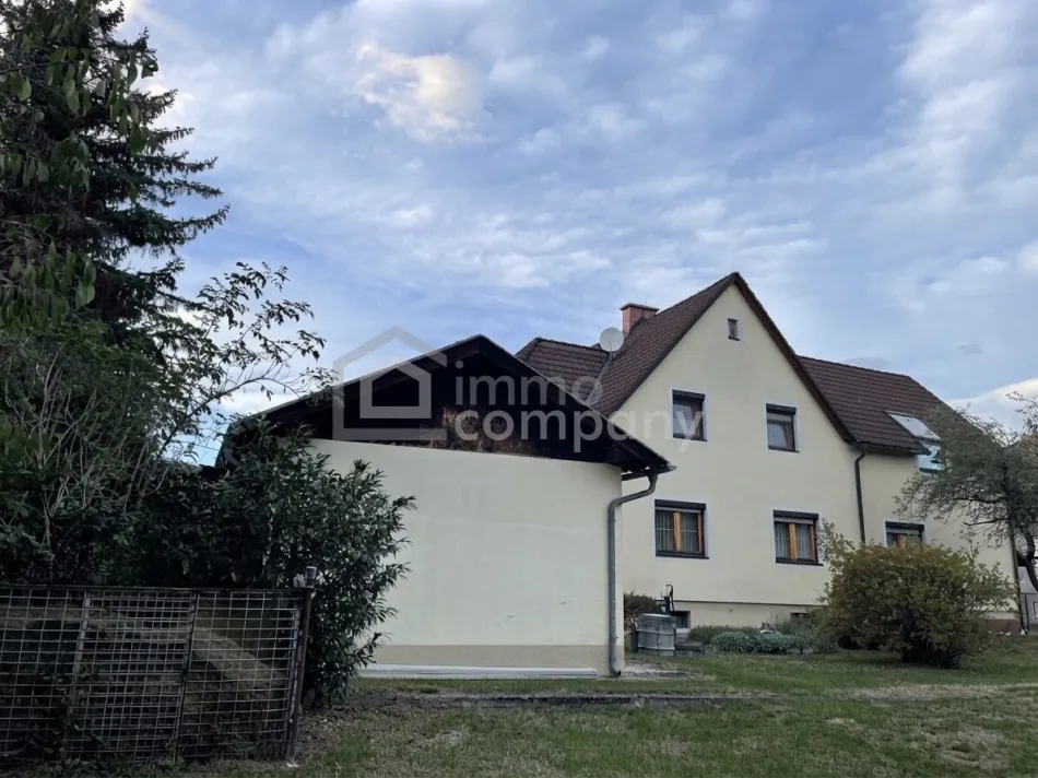 Zwei Eingänge, viele Möglichkeiten: Zweifamilienhaus in Ternitz mit 1.055 m² Grund mit einer Zukunft, die Sie selbst gestalten - Bild