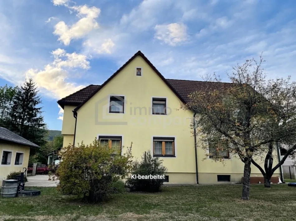 Zwei Eingänge, viele Möglichkeiten: Zweifamilienhaus in Ternitz mit 1.055 m² Grund mit einer Zukunft, die Sie selbst gestalten - Titelbild