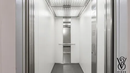 Haus: Aufzugskabine