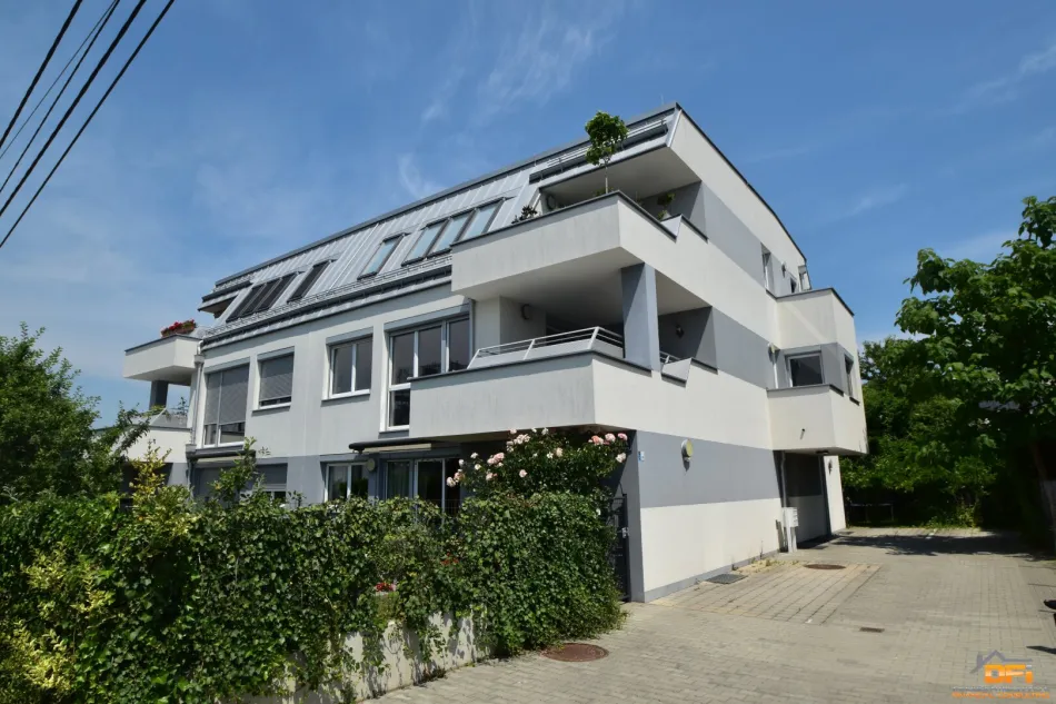 BALKONTRAUM NAHE ALTE DONAU: Großzügige 4-Zimmer Wohnung mit 2 Balkonen/Terrassen und Parkplatz - Bild