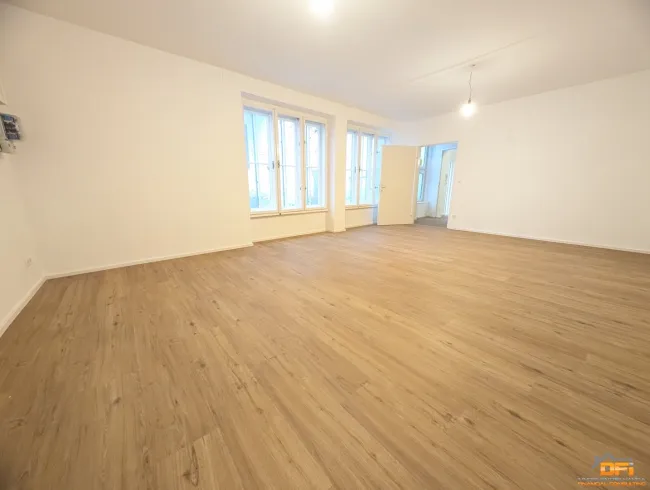 STADTHAUS IN OTTAKRING: 5-Zimmer Hofhaus mit begehbarem Flachdach und Garten/Hof in ruhiger Wohnlage - Titelbild