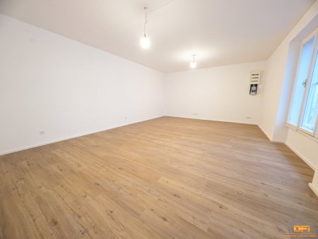 STADTHAUS IN OTTAKRING: 5-Zimmer Hofhaus mit begehbarem Flachdach und Garten/Hof in ruhiger Wohnlage
