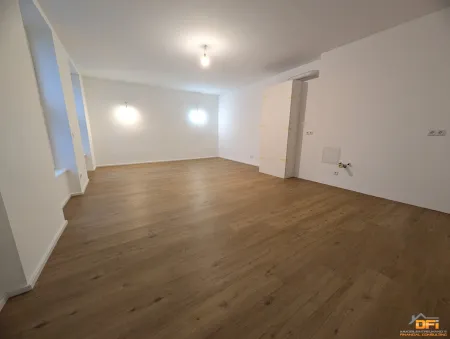 WOHNTRAUM IM HOFHAUS IN OTTAKRING: 5-Zimmer Wohnung mit Flachdach und Hof/Garten in ruhiger Wohnlage