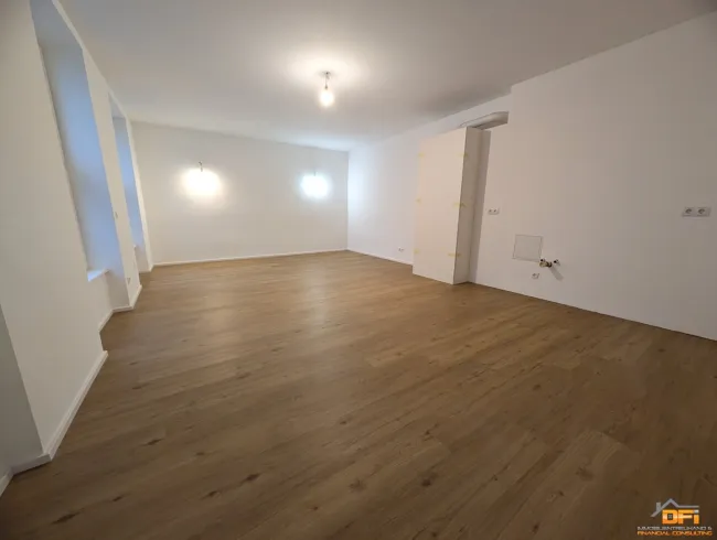 WOHNTRAUM IM HOFHAUS IN OTTAKRING: 5-Zimmer Wohnung mit Flachdach und Hof/Garten in ruhiger Wohnlage - Bild