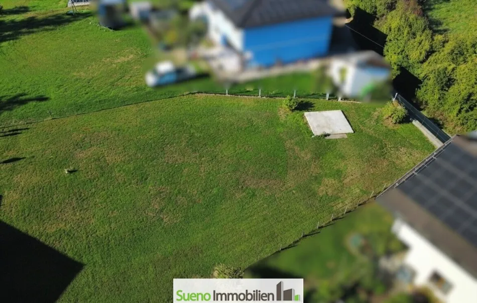 Traumhaft sonnig & naturnah – großzügiger ca.1.000m² Baugrund nahe der Alm - Bild