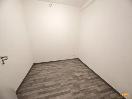 2 MONATE MIETFREI: Helles 3-Zimmer Büro in interessanter Frequenzlage