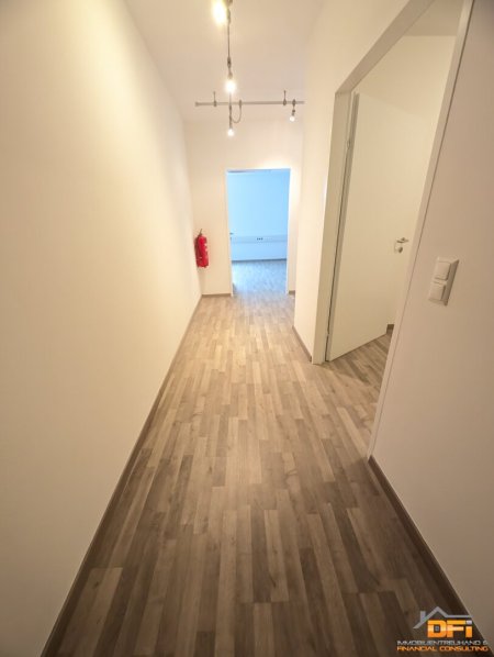 2 MONATE MIETFREI: Helles 3-Zimmer Büro in interessanter Frequenzlage