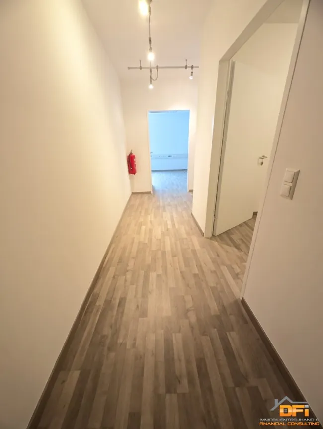 2 MONATE MIETFREI: Helles 3-Zimmer Büro in interessanter Frequenzlage - Titelbild