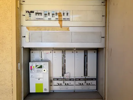 Elektrik (1975)