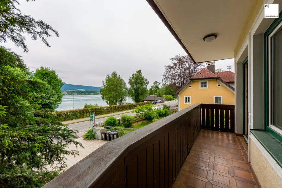 Elegantes, idyllisches Haus mit Mondseeblick und Gartenhaus zu mieten - Titelbild