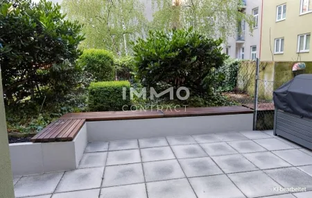 Terrasse mit Garten