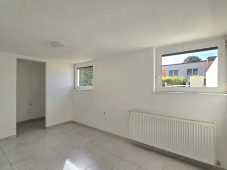 Zimmer mit begehbarer Gardarobe
