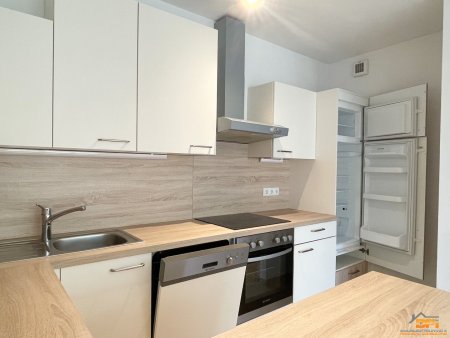 Wunderschöne 3-Zimmer Wohnung mit eigenem Parkplatz direkt vor der Türe
