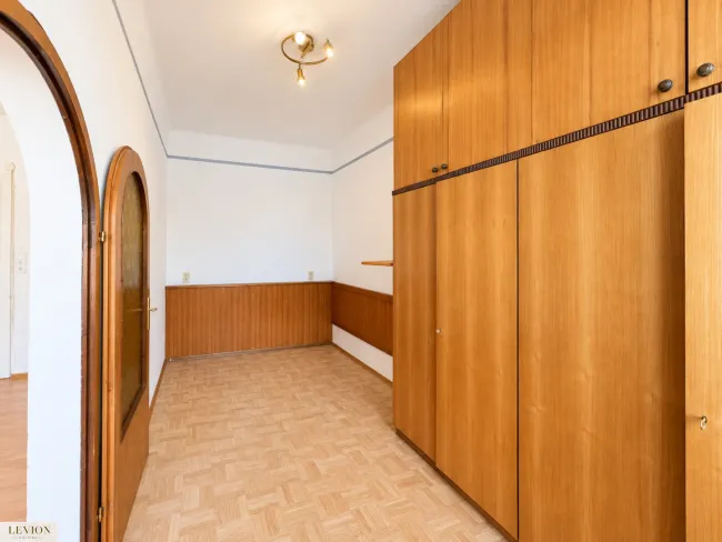 ***KAGRANER RESIDENZ – Wohnen mit Charakter- Wohnung mit Potenzial zum Schnäppchenpreis***