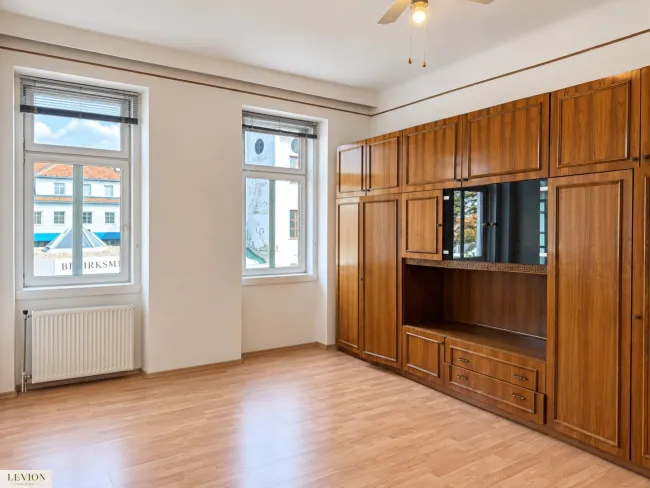 ***KAGRANER RESIDENZ – Wohnen mit Charakter- Wohnung mit Potenzial zum Schnäppchenpreis***