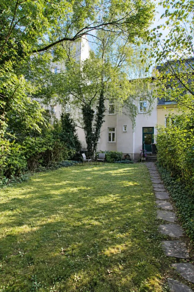 STILVOLLES JAHRHUNDERTWENDE-HERRENHAUS MIT RUHIGEM INNENHOFGARTEN IN DÖBLING - Bild