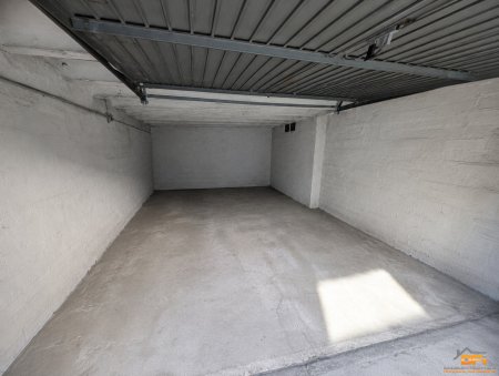 EINZELGARAGE - Großzügig geschnittene Garage mit guter Zufahrt