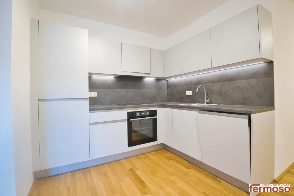Neuwertige 1-Zimmer-Wohnung mit Loggia und U-Bahn-Nähe in 1210 Wien, 849 € Miete - Titelbild