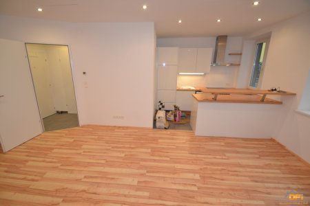 BRUNNENMARKT: Stylische 2-Zimmer Wohnung mit gutem Grundriss in Hofruhelage