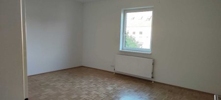 Helle 2-Zimmer-Wohnung mit Schöcklblick & Top-Anbindung