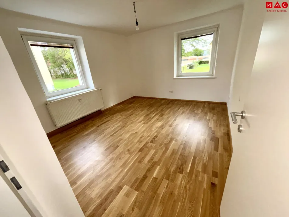 Bezaubernde Wohnung mitten im Grünen - hervorragende Infrastruktur - äußerst praktischer Schnitt bietet flexible Nutzungsmöglichkeiten - preiswert und sofort verfügbar! - Bild