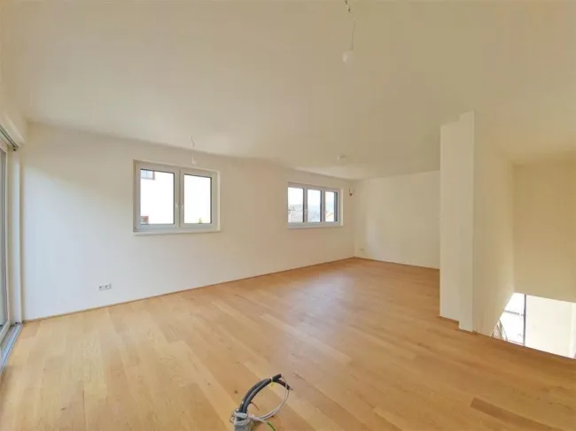 Moderne Doppelhaushälfte in Gablitz – 100 m² ERSTBEZUG mit Terrasse, Garten und 2 Carportplätzen - Bild