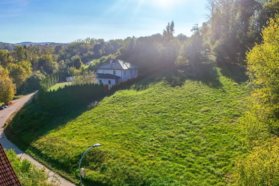 Naturnah wohnen, individuell planen – großzügiger Bauplatz in Eichgraben Hinterleiten - Titelbild