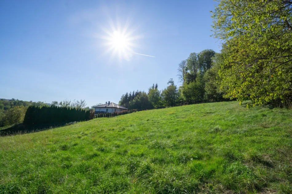 Grundstück mit Weitblick in Eichgraben – 2.100 m² Bauland in grüner Südost-Hanglage - Bild