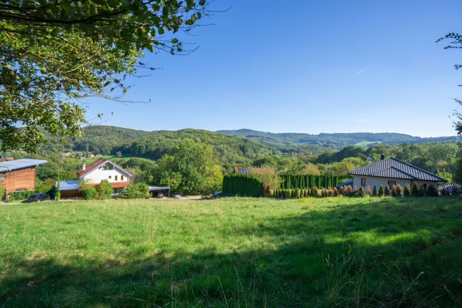 Grundstück mit Weitblick in Eichgraben – 2.100 m² Bauland in grüner Südost-Hanglage - Titelbild