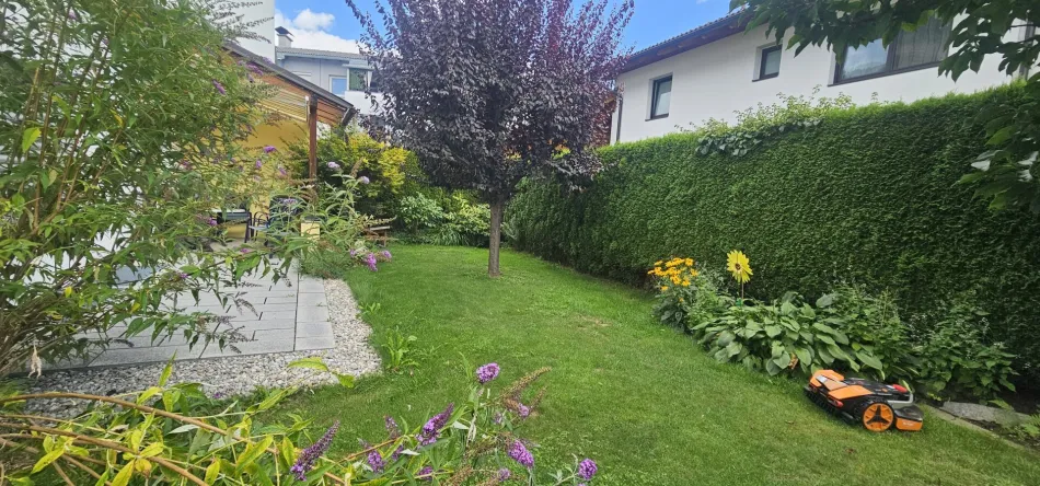 Haus kaufen - Gepflegtes Eck-Reihen-Haus mit 2 Wohnungen - Garten, Garage, Carport - sofort beziehbar - Bild