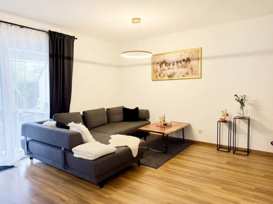 👨‍👩‍👧‍👦 Leistbarer Familientraum in Sierning: Doppelhaushälfte mit 3 Schlafzimmern & Garten - Bild