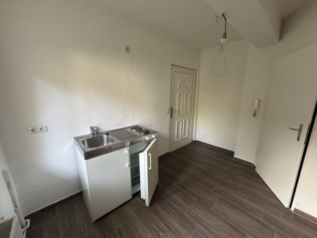 Ruhige 1 Zimmer Wohnung im Erdgeschoss mit Blick in den grünen Innenhof