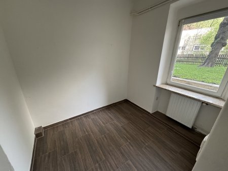 Ruhige 1 Zimmer Wohnung im Erdgeschoss mit Blick in den grünen Innenhof