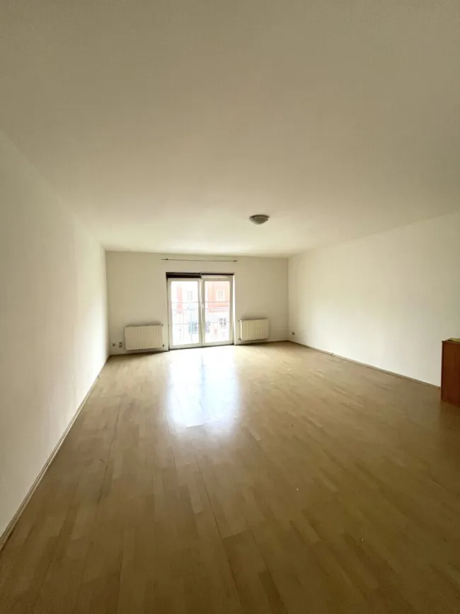 Schöne 1 Zimmer Wohnung direkt am Hauptplatz! - Bild