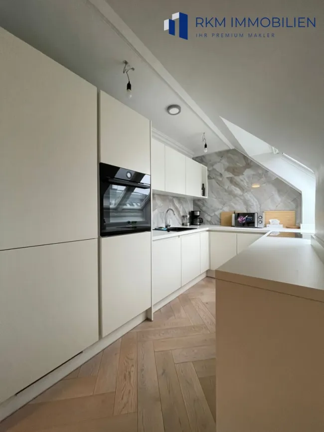 Moderne 2-Zi-DG-Wohnung 74m² nähe Karlsplatz - Bild