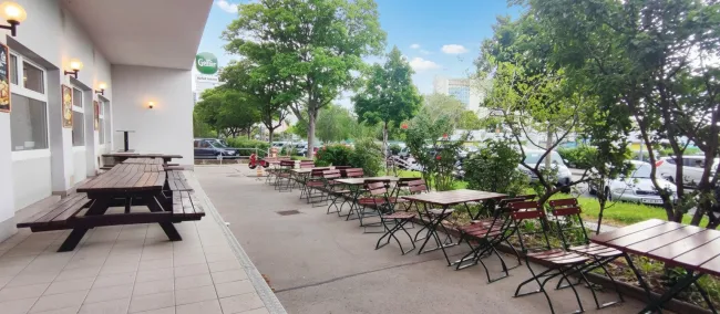 Großzügiges Restaurant mit Garten & Terrasse – Unbefristet! - Bild