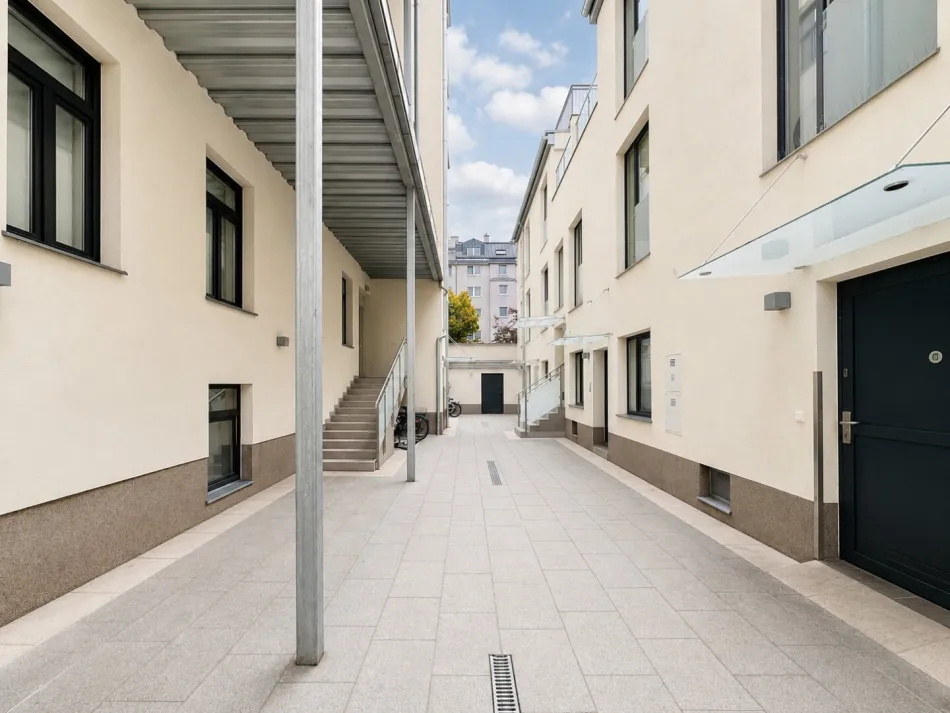***3-Zimmer-Maisonette-Dachgeschosswohnung mit Südbalkon nahe Augarten*** - Bild