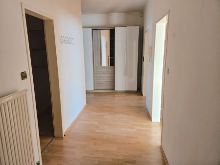 Schöne 3 Zimmer Wohnung mit Balkon