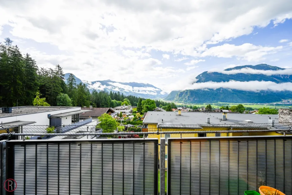 Penthouse-Feeling über den Dächern von Wiesing – 87 m² Wohnkomfort mit 54 m² Panorama-Dachterrasse - Bild